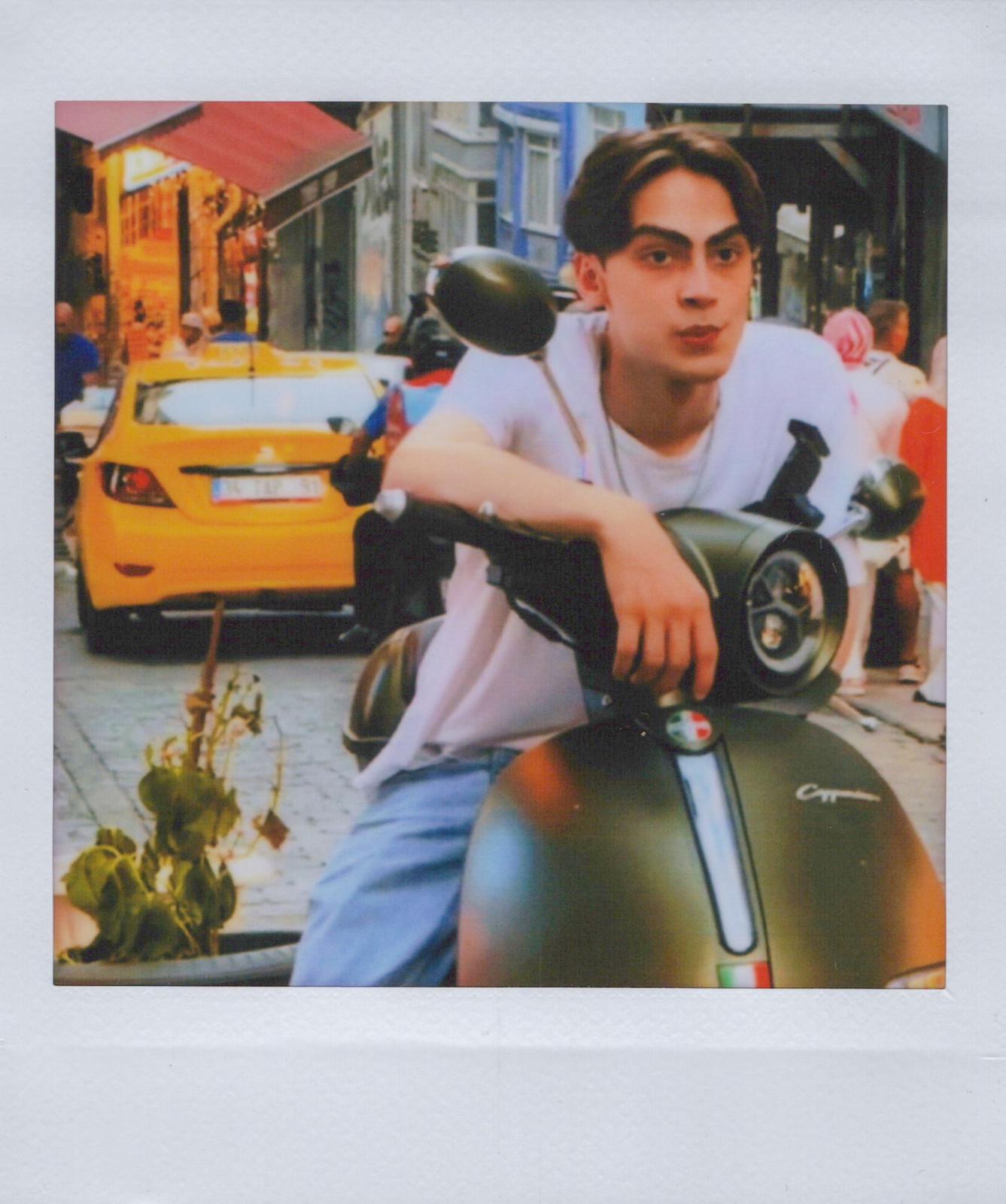 Running figures, Rome alley, motion blur